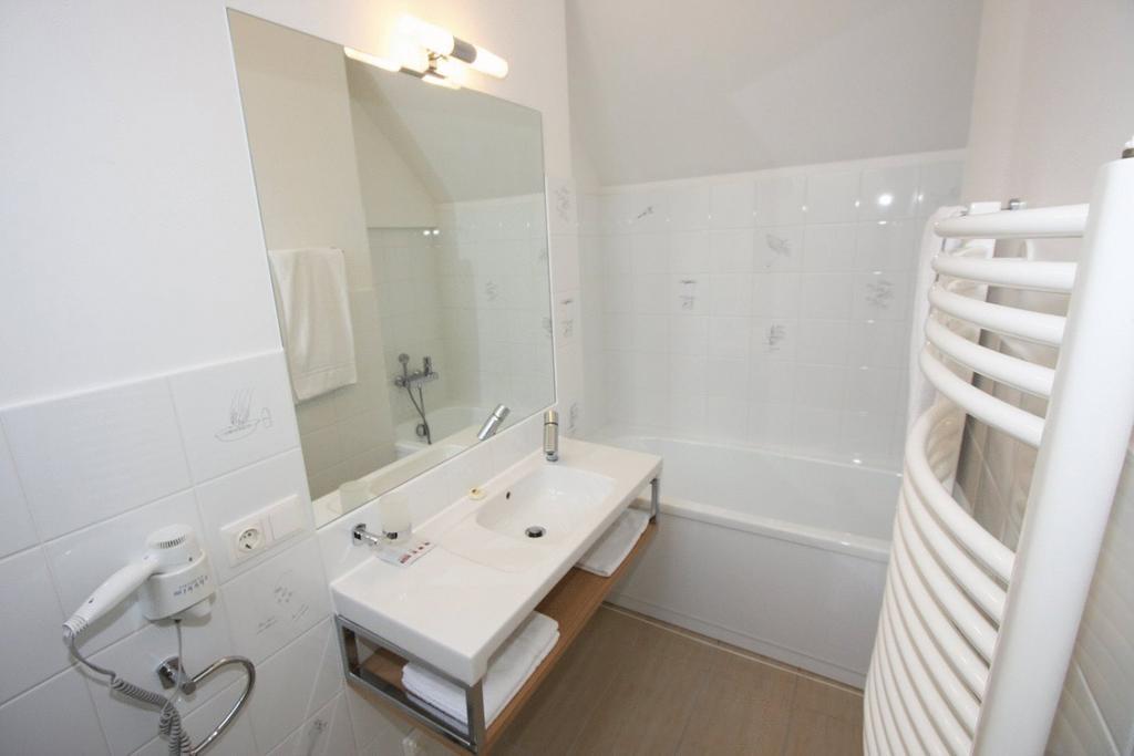 Smilciu Boutique Hotel, Tubinas Hotels Паланга Стая снимка
