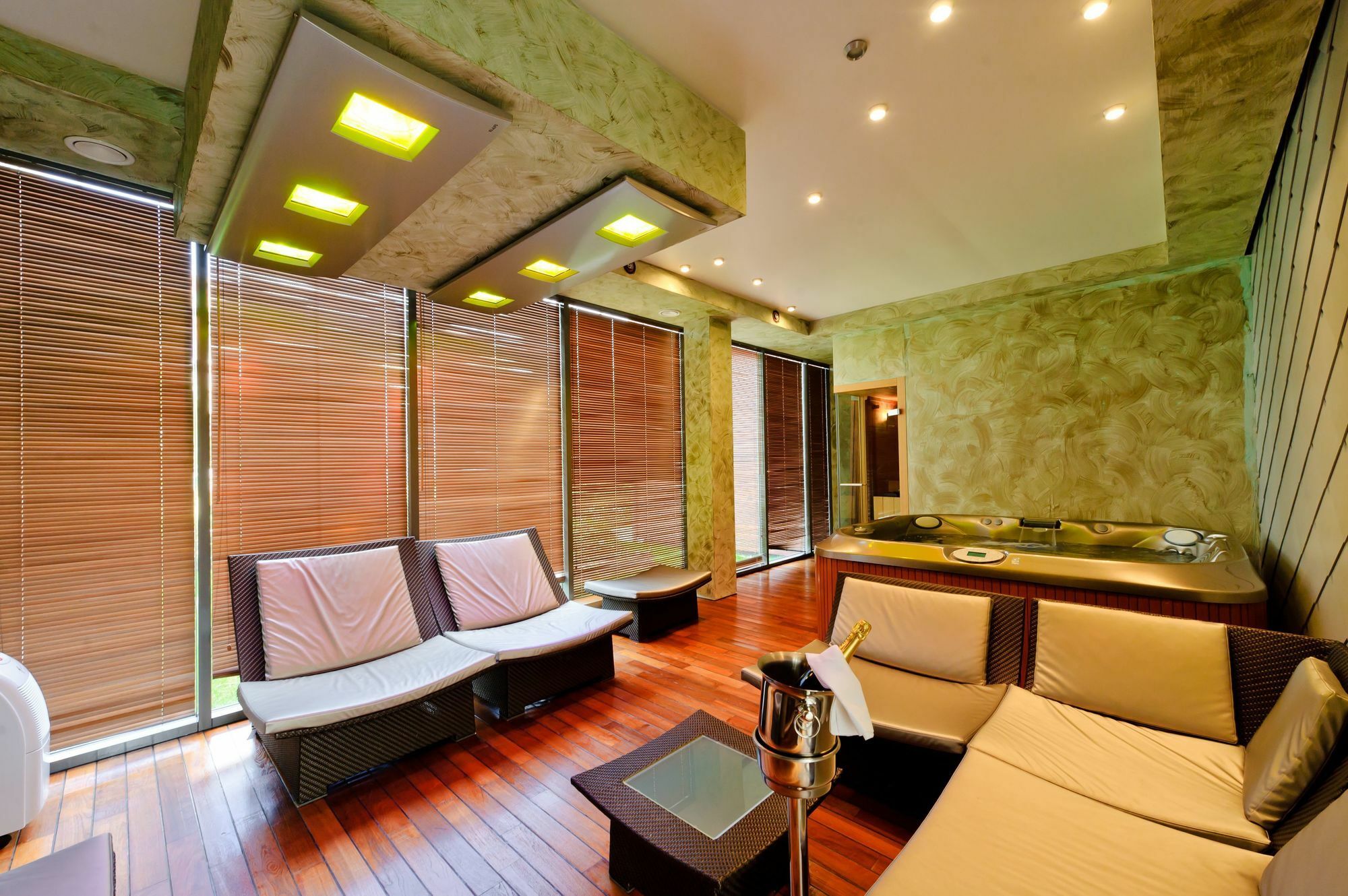Smilciu Boutique Hotel, Tubinas Hotels Паланга Екстериор снимка